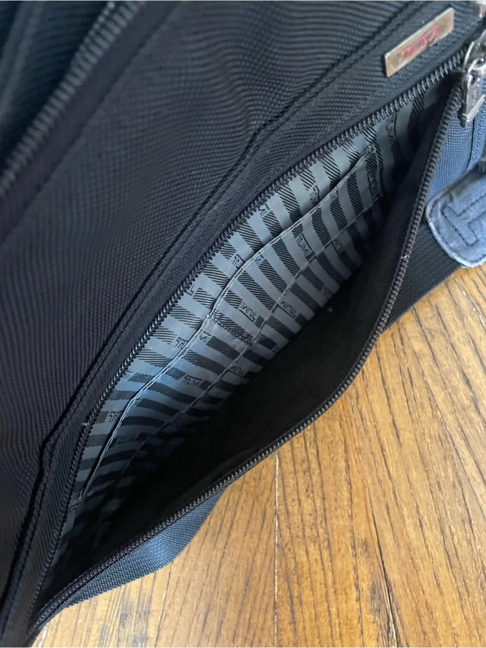 Tumi Black Men's Laptop Messenger Briefcase with Shoulder Strap